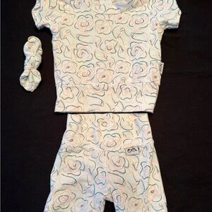 Dudis Design 2 piece floral set